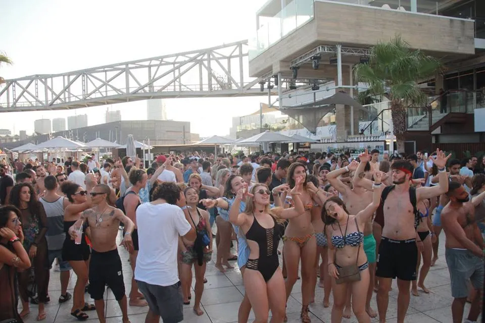 Pool party barcelona